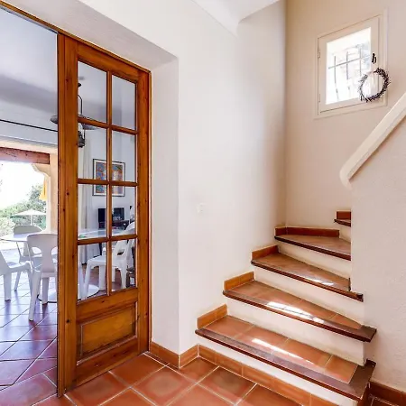 Provencale Face A La Villa *